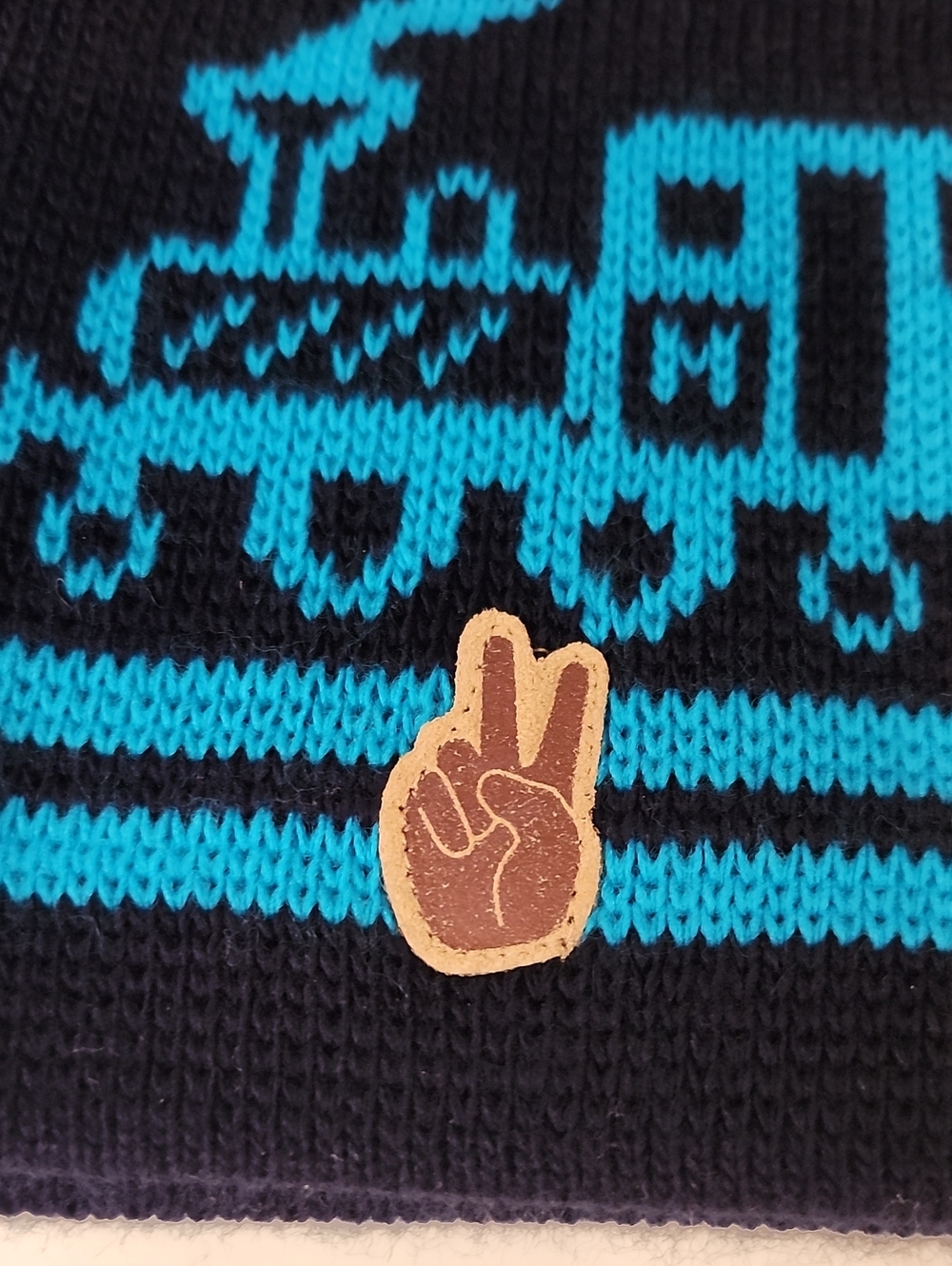 Seger Navy Blue & Turquoise Train Knit Beanie~NEW - Picture 3 of 7